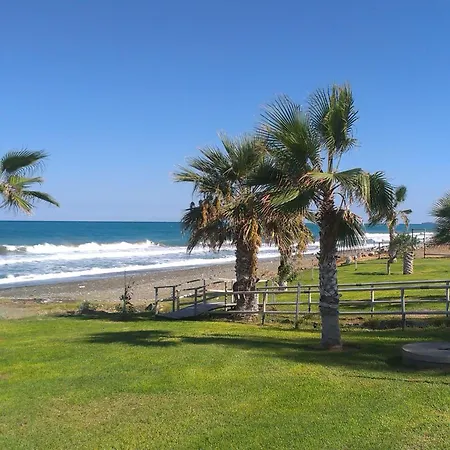 Elena In Villa Argaka