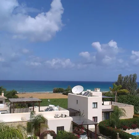 Elena In וילה