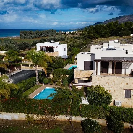 Elena In Villa *